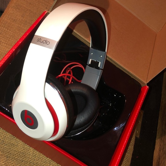 Beat Headphones - Picture 6 of 6